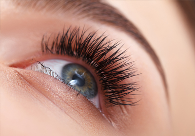 Augenbrauen und Wimpern - Ein Service vom ck-Kosmetikstudio in Poing bei München.